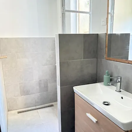 לינה וארוחת בוקר Domaine Du Castellas Saint-Raphaël