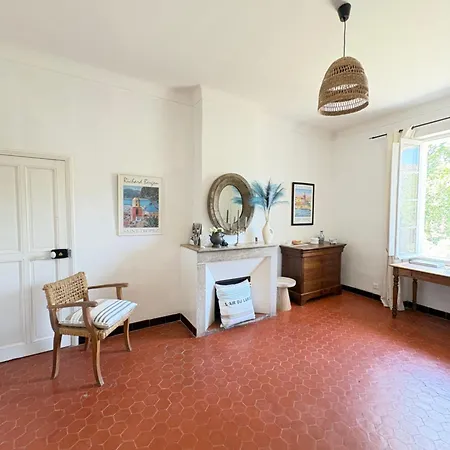 Bed and Breakfast Domaine Du Castellas 3*