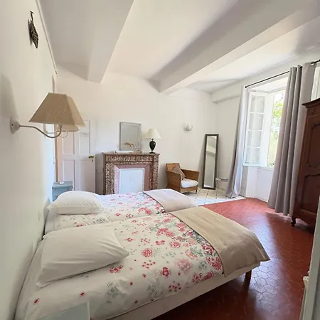 Domaine Du Castellas לינה וארוחת בוקר Saint-Raphaël